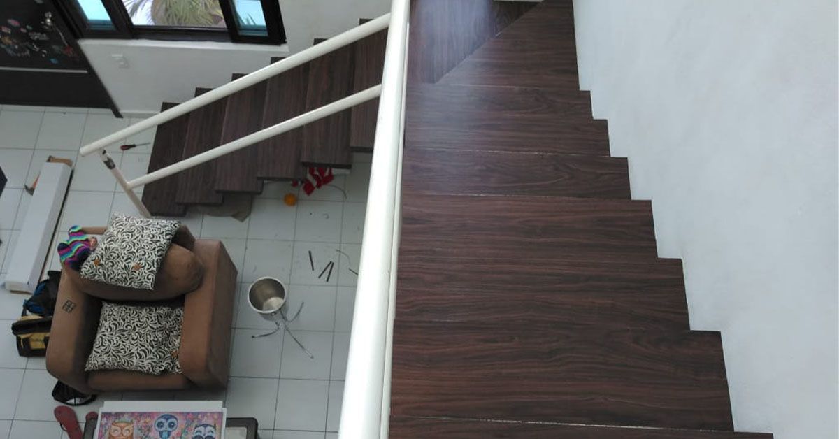 Escaleras con recubrimiento LVT de Lalur