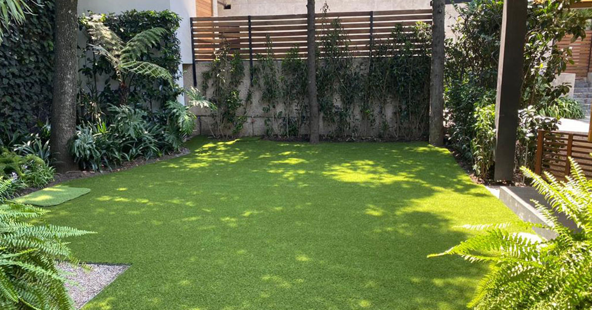 Cómo combinar el césped artificial en tu terraza o jardín? - Jardin  Artificial